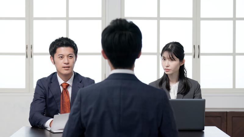 エンジニア面接の逆質問で差をつける！好印象を与える例文とNG質問を解説