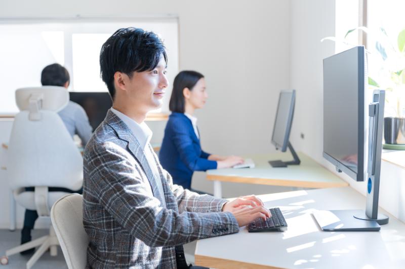 エンジニアの転職は何年目がベスト?キャリアフェーズ別の判断基準と成功のポイントを解説